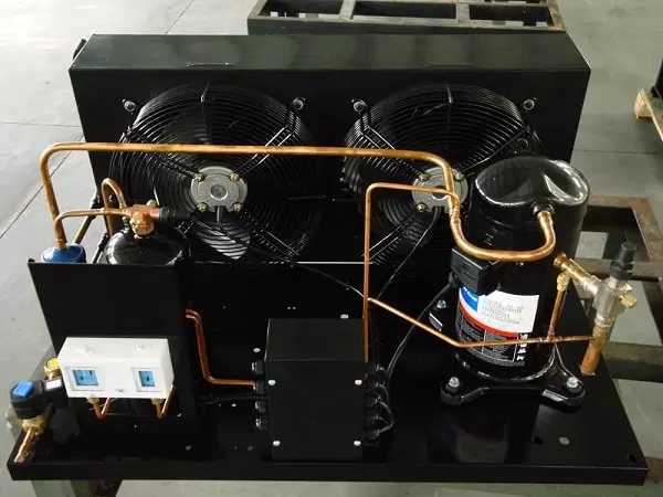 Agregat de răcire compact cu ventilatoare duble pentru sistemele de răcire a laptelui – soluție eficientă de la Risto